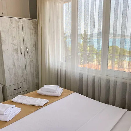 Lacivert Hotel