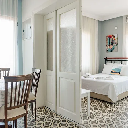 Lacivert Hotel 3*