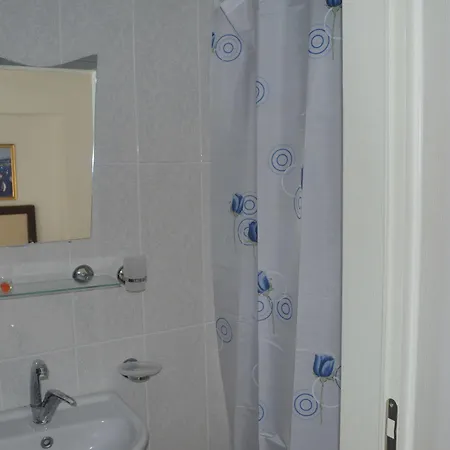 Hotel Lacivert Ayvalı